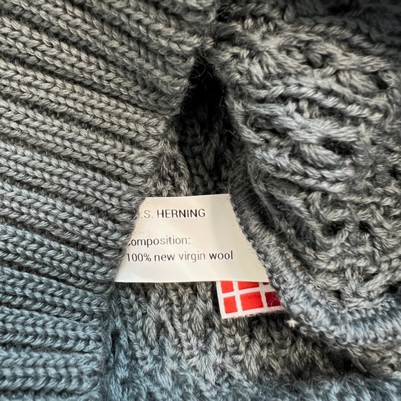 S.N.S. HERNING Knitwear Gray Crewneck Wool Knit Sweater Size Small - Picture 6 of 8